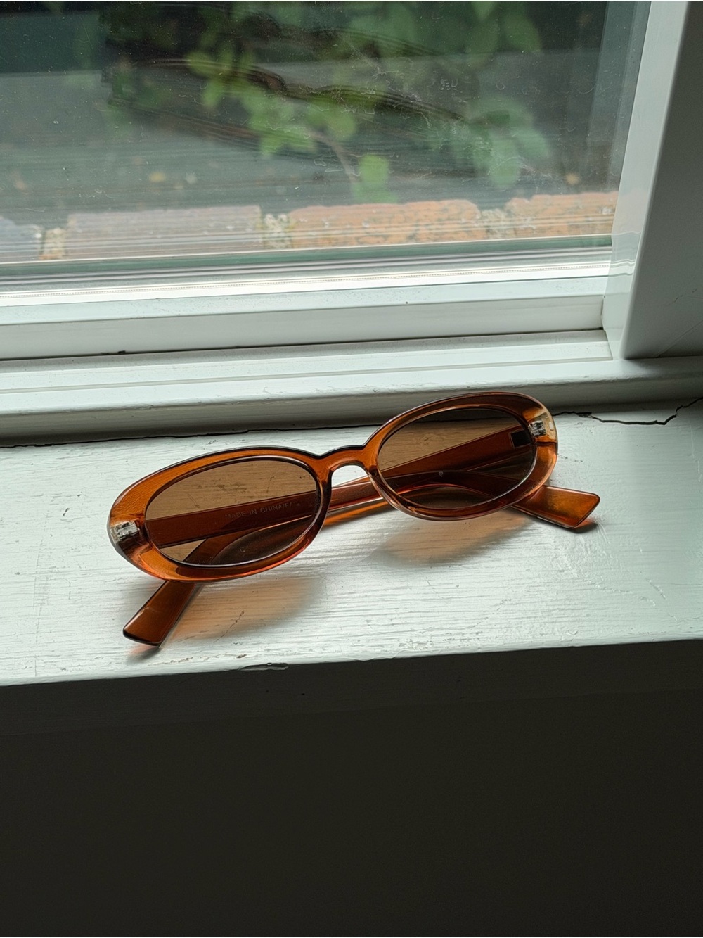 Women’s Oval Amber Sunglasses - Stylish Retro Frame
